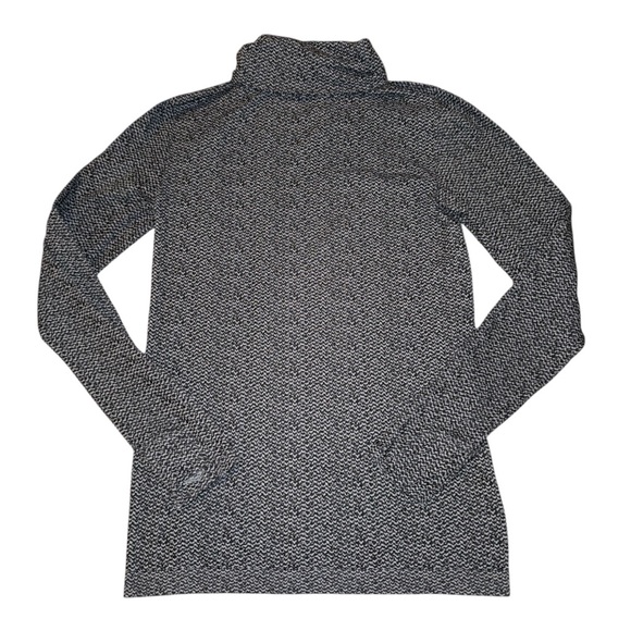 Athleta Flurry Peak Turtleneck Women’s Size M Blue Black Long Sleeve Thumb Hole - Picture 2 of 5